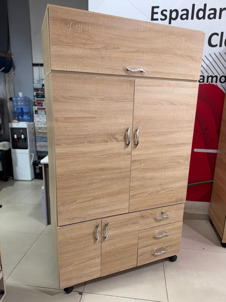 CLOSET MADECOR 1:00